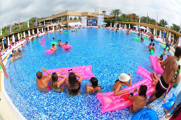 Pool Party at Edde Sands